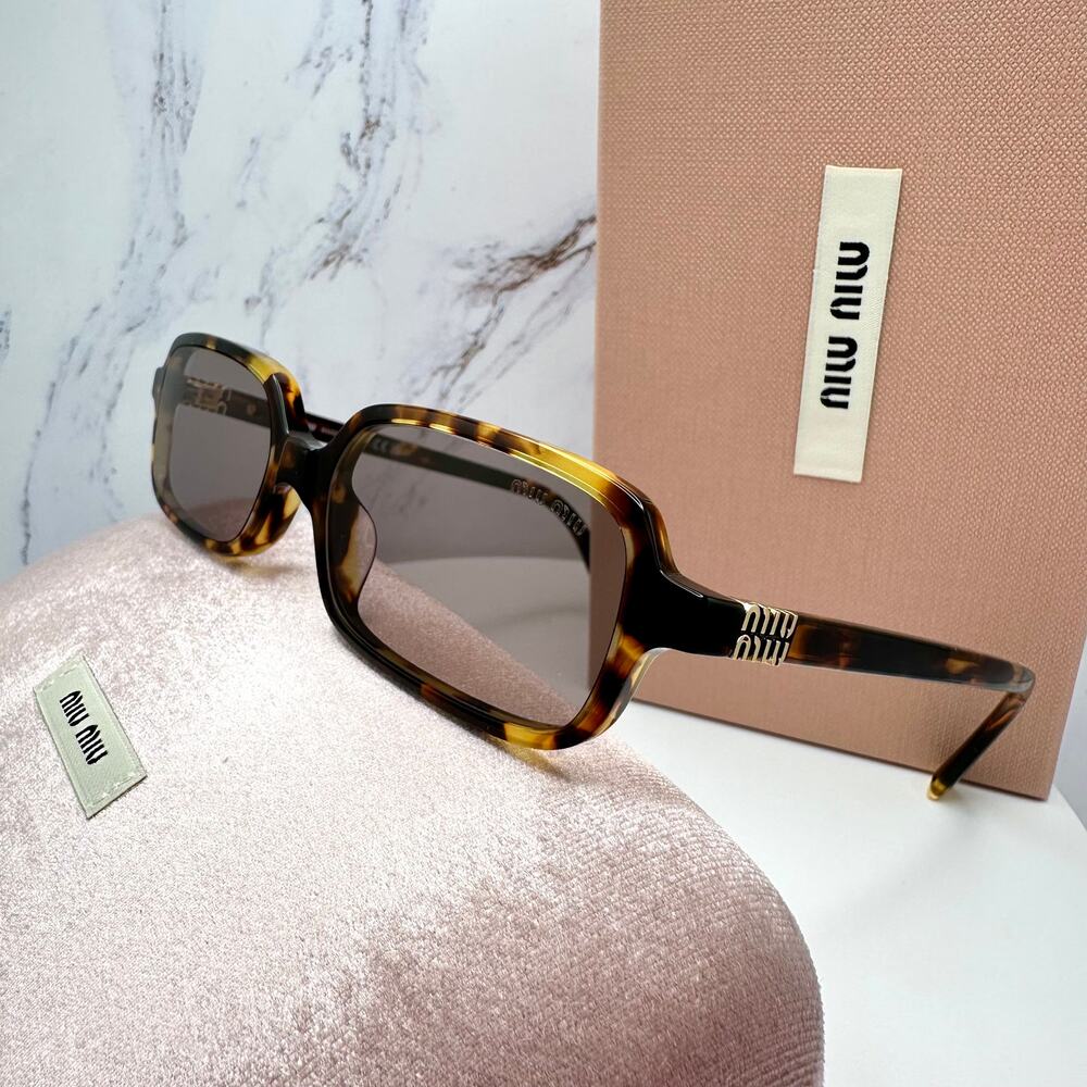 New MIU MIU Sunglasses - Picture 16 of 16